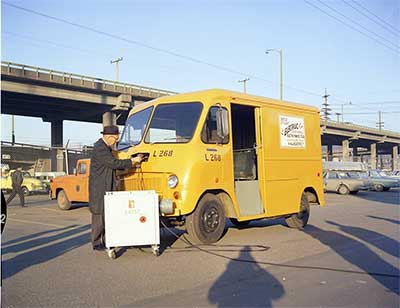 Seattle Light's Electruc electric service vehicle